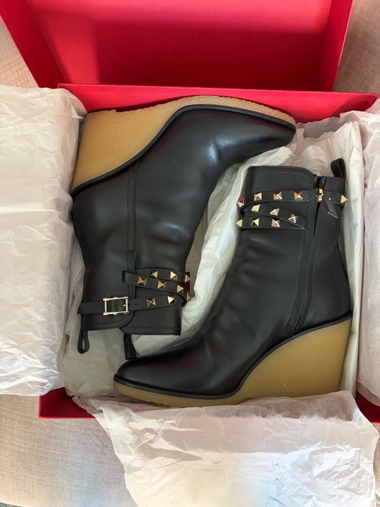Valentino Garavani Shoes - Valentino Garavani Black Leather Stud-Trim Ankle Boots - Size 38